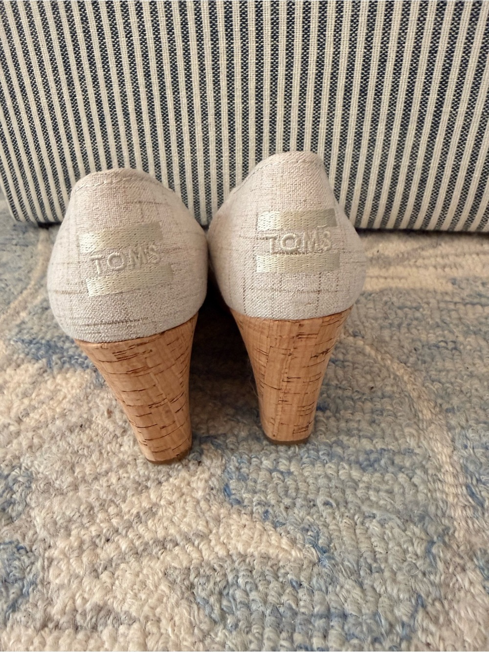 TOMS Natural Linen Peep-Toe Cork Wedge Heels size 5.5 - Picture 3 of 5